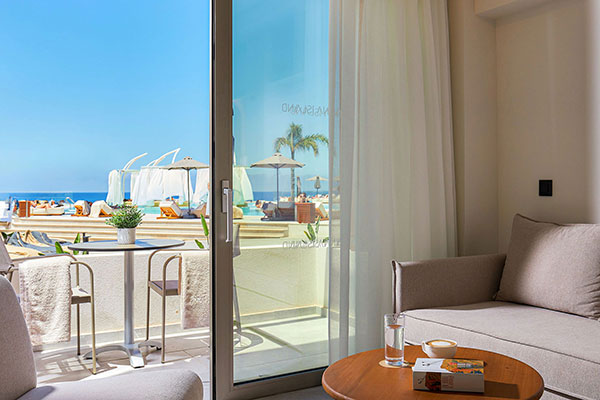 Enorme Santanna Island Superior Swim Up Sea View